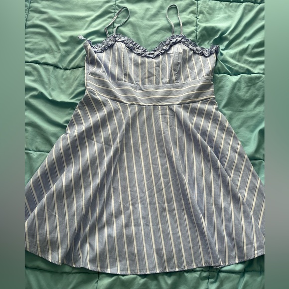 Adorable dress from Franchescas - Picture 1 of 5